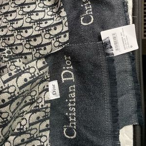 Dior scarf